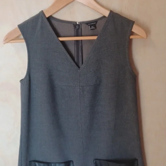 Ann Taylor Gray Shift Dress With Faux Leather Patch Pockets, Sleeveless, V-Neck - Picture 3 of 13